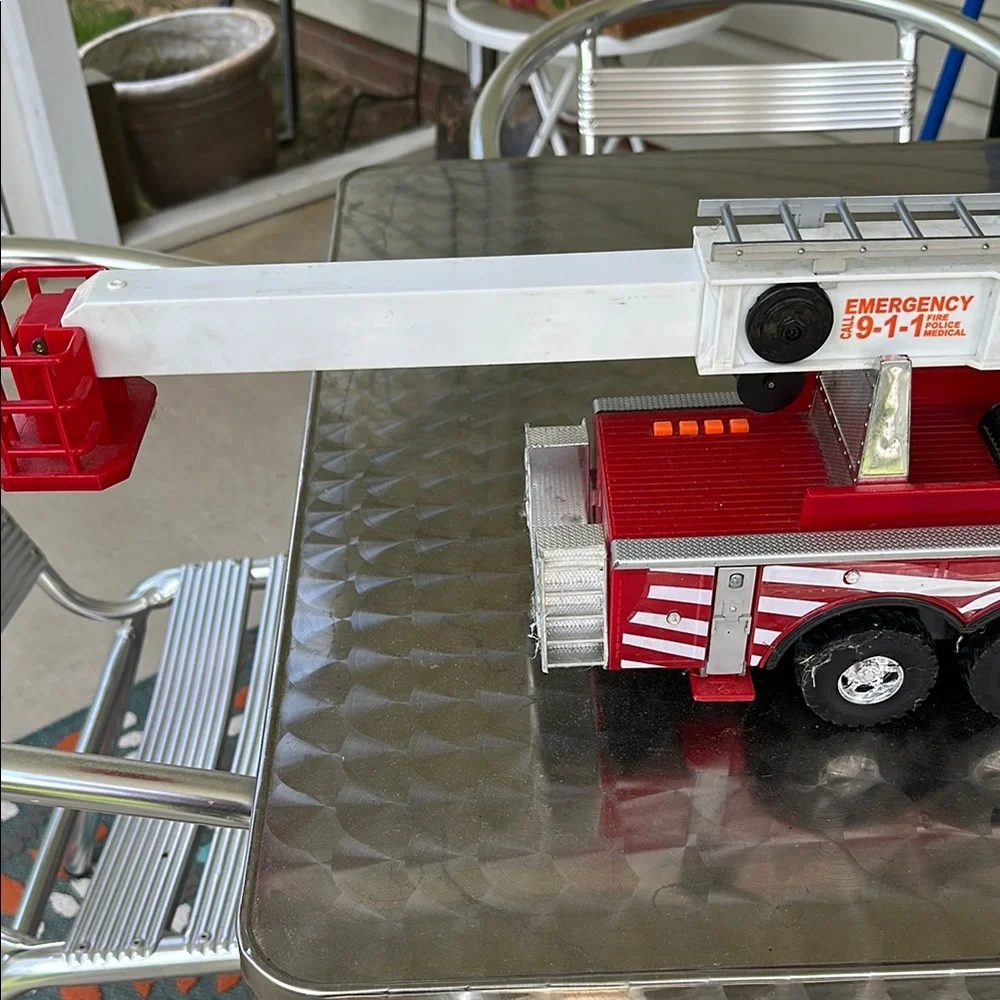 Vintage Red Fire Truck Toy with Ladder - Picture 9 of 10
